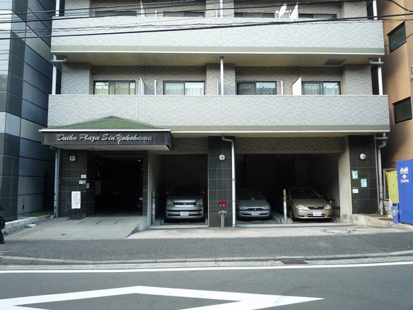 ダイホープラザ新横浜のエントランス