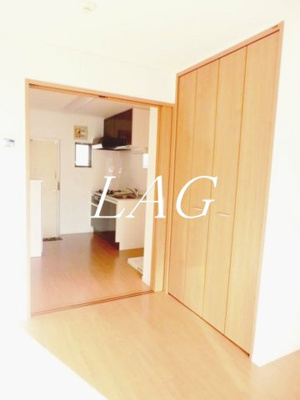 【居間・リビング】 | ネイチャーハイム | 洋室のお部屋です。