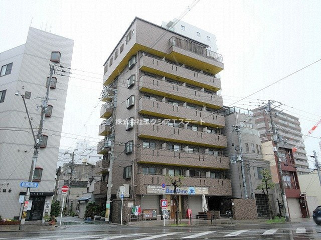 マンション丸旺の外観