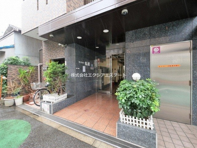 マンション丸旺のエントランス