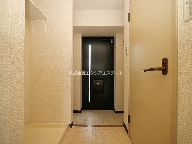 ADORERの玄関