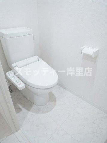クリスタルエレガンスWESTのトイレ