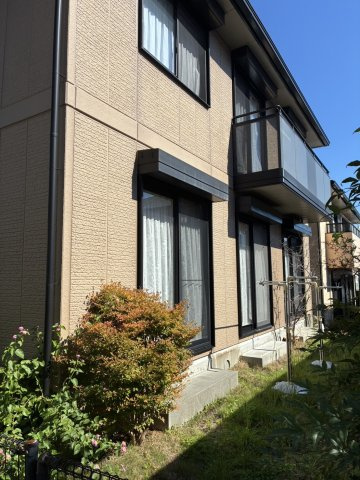 「リビング24帖」高知市潮見台二丁目　2階建　４SLDKの庭|南側のお庭もお隣が平屋のおかげで日当たりが良いです。