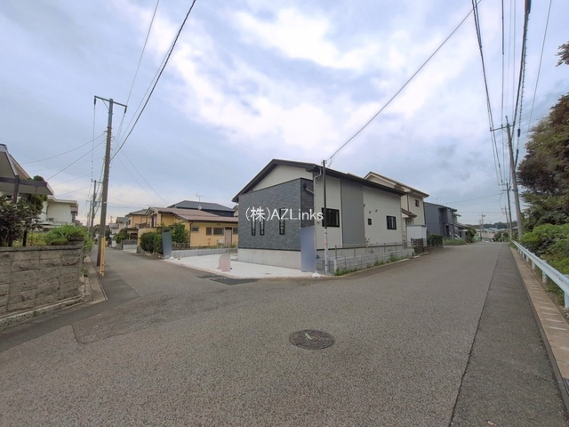 千葉市花見川区こてはし台６丁目の前面道路含む現地写真
