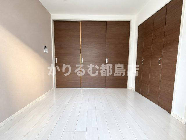 F asecia premierの居間・リビング