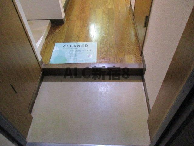 杉並区荻窪２丁目の賃貸マンションの玄関