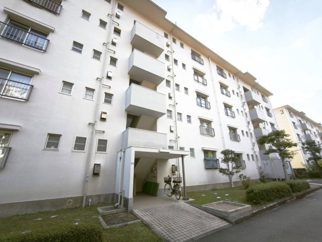 箕面如意谷住宅18号棟