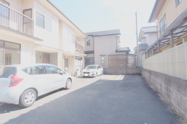 東野2丁目戸建ての駐車場