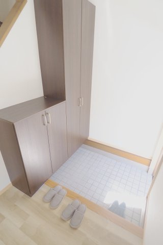 東野2丁目戸建ての玄関