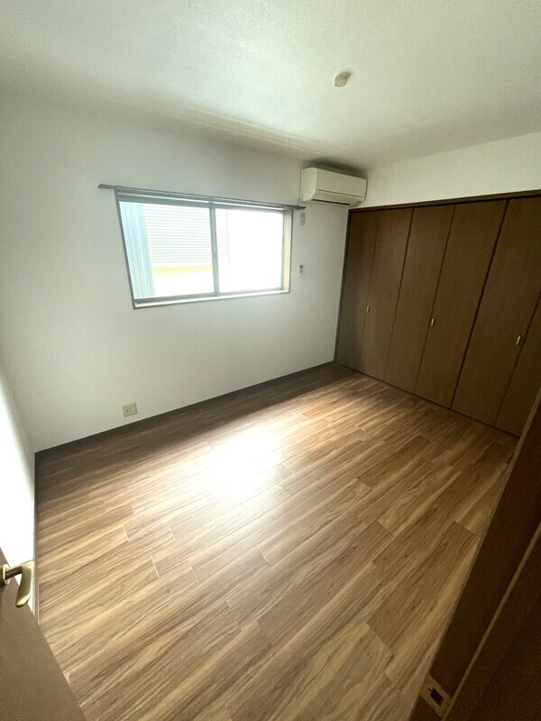 川崎市多摩区菅５丁目のアパートの居間・リビング