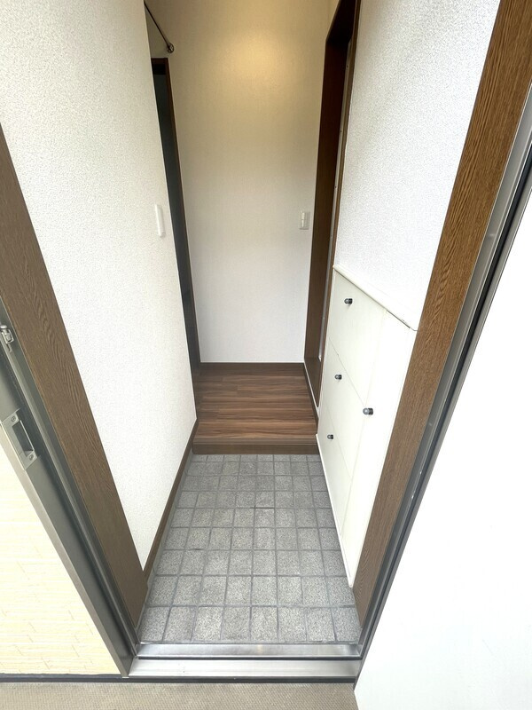 川崎市多摩区菅５丁目のアパートの玄関
