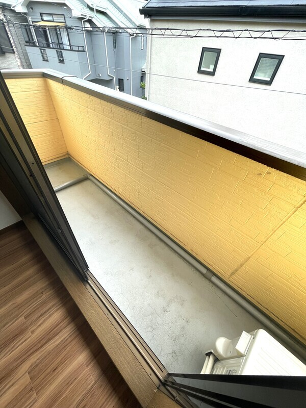 川崎市多摩区菅５丁目のアパートのバルコニー