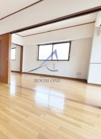 マルベリーテラスの居間・リビング|洋室のお部屋です。