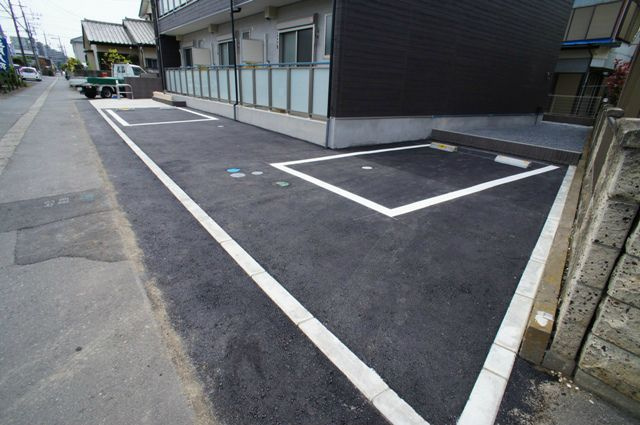 リブリ・Valenciaの駐車場