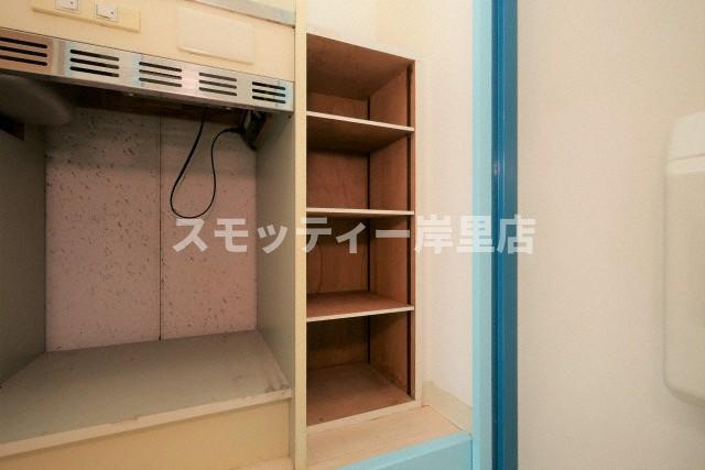 遠里小野４丁目ハイツの収納