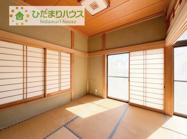 【和室】 | つくばみらい市陽光台２丁目　中古戸建 | リビングには和室が隣接し、お子様の遊び場や家事スペースにも大活躍です☆