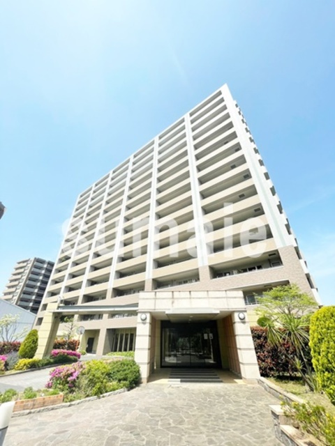 コンフォールスクエアさいたま新都心の外観|マンションタイプの物件です。