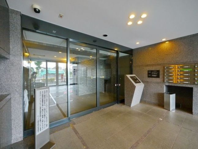 高野台4丁目マンションのロビー|初期費用でお困りなら清水不動産までお気軽にお問い合わせください☆