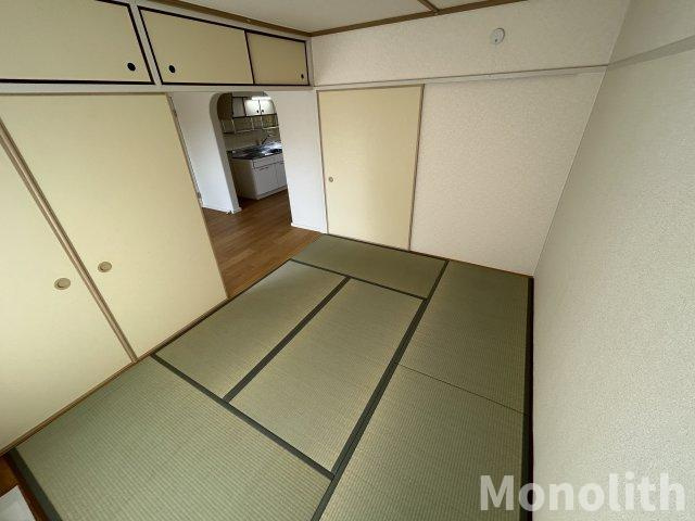 泉北城山台３丁16号棟の和室