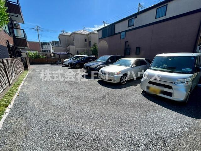 リムーブル・ミニヨンの駐車場