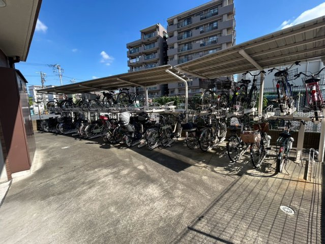 ミオカステーロ六町の駐輪場|毎日の自転車利用に便利な、敷地内駐輪場。