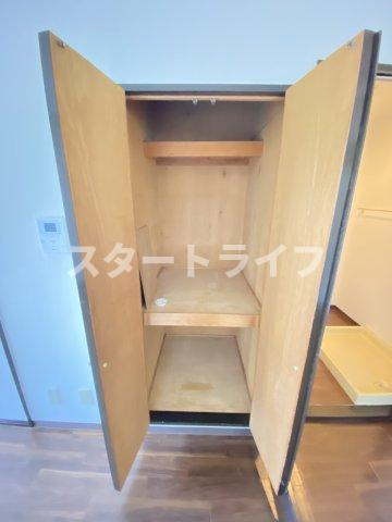 大阪市淀川区東三国４丁目の賃貸マンションの収納