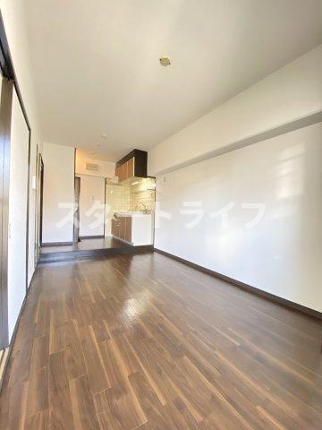大阪市淀川区東三国４丁目の賃貸マンションの居間・リビング