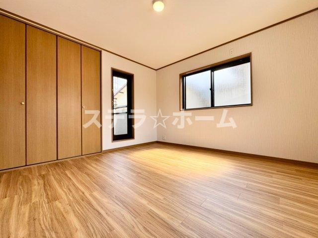 箕面市西小路3 中古戸建の洋室|使い勝手のいい洋室です