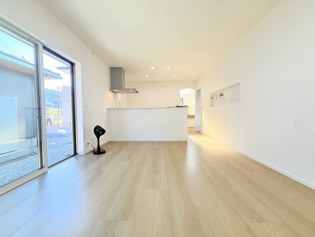 上富田町岩田_新築建売戸建ての居間・リビング