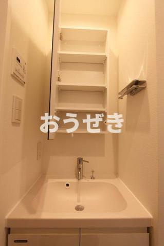 レアライズ清澄白河の独立洗面台
