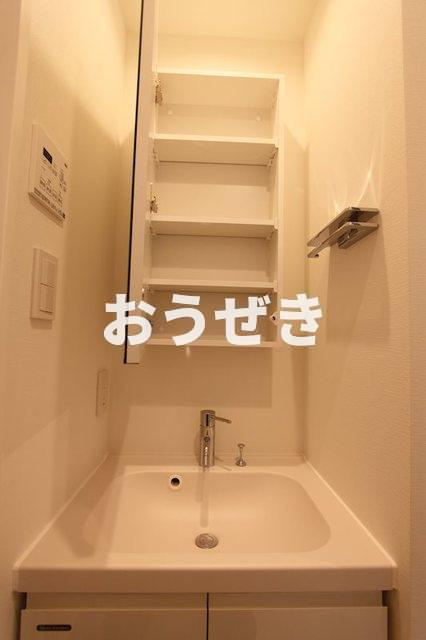 レアライズ清澄白河の独立洗面台
