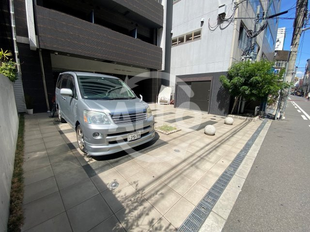 スワンズシティ心斎橋アネーロの駐車場|スワンズシティ心斎橋アネーロ　駐車場