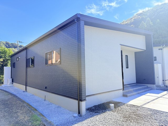 上富田町岩田_新築建売戸建ての外観
