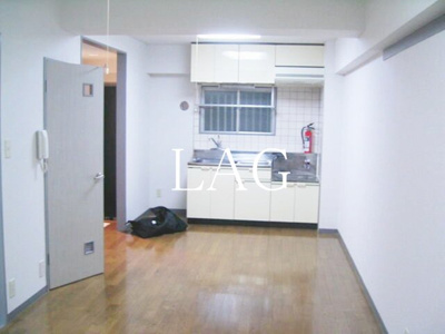 【居間・リビング】 | アメニティヤマノテ | 洋室のお部屋です。