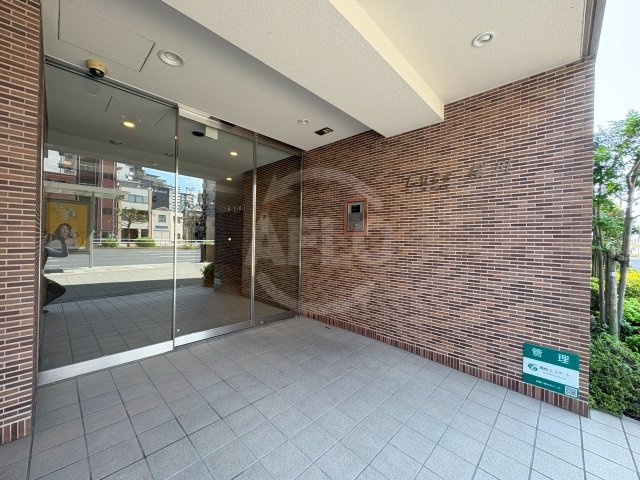 ルーチェ桜川　塩草立葉小学校区のエントランス|ルーチェ桜川　エントランス
