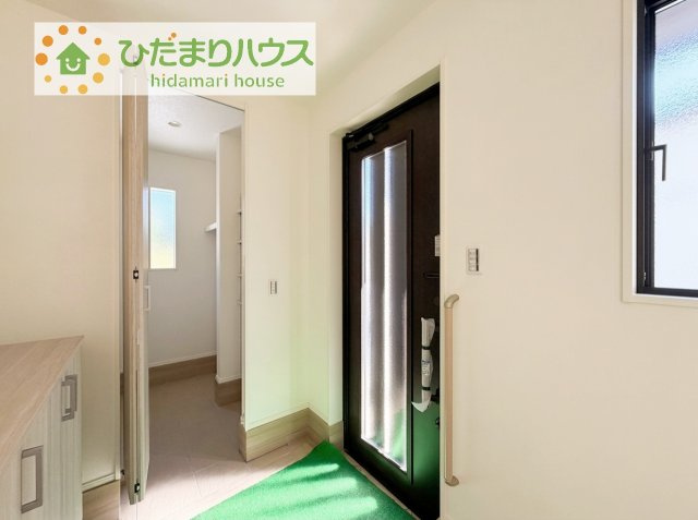 【玄関】 | 牛久市牛久町第2期　新築戸建　2号棟 | 使い勝手の良い大きなシューズボックス☆乱雑になりがちな玄関をスッキリ見せてくれます！