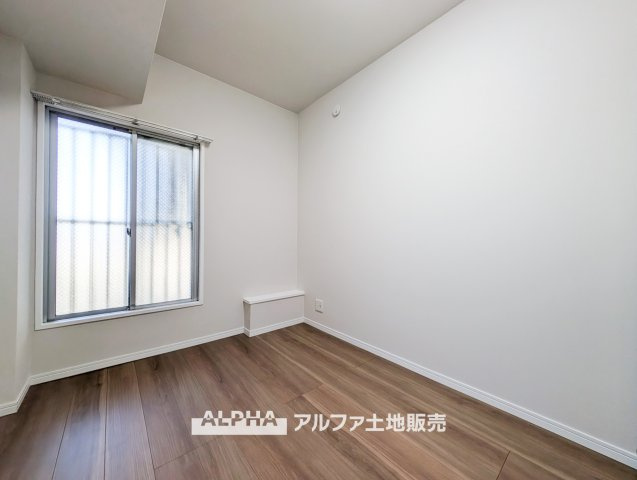 ダイアパレス青梅新町の洋室|【Private Bedroom】◆落ち着いて過ごせる居室◆
寝室としてはもちろん、読書や趣味の時間を楽しむ場所にも。自分らしい空間づくりができる洋室です。