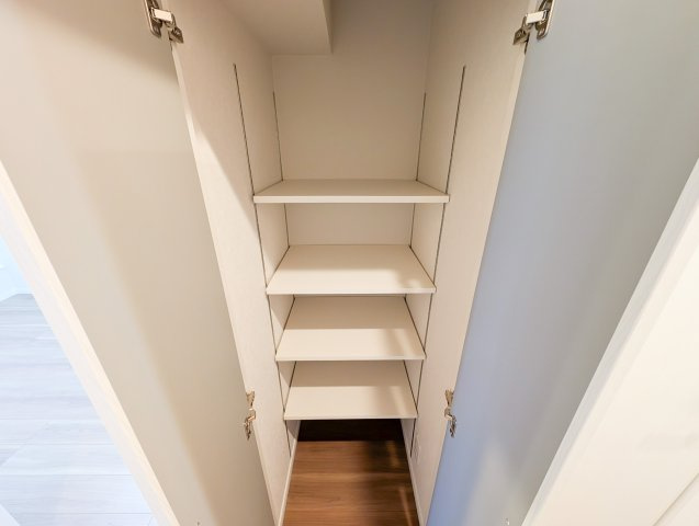 ダイアパレス青梅新町の収納|【Smart Storage】◆生活空間をすっきり整理◆
居室に設けられた収納スペース。衣類や日用品をまとめて収納でき、お部屋を整理整頓しやすい間取りです。