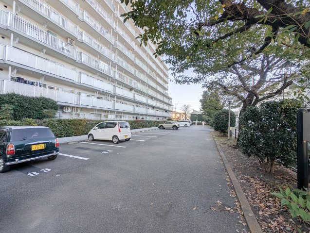 ダイアパレス青梅新町の外観|【Comfortable Residence】◆総戸数195戸のマンション◆
RC造11階建のビッグコミュニティ。日勤管理の管理体制が採用された住まいです。