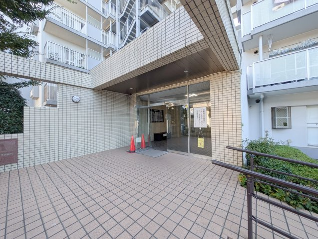 ダイアパレス青梅新町の外観|【New Life】◆新たな暮らしのスタート◆
新規内装リノベーション済みの403号室。南西向きの3LDKで、これからの暮らしを始めませんか。