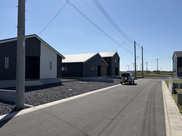 【前面道路含む現地写真】 | 加須市北下新井第6　新築戸建　全5棟　2号棟 | 10/11撮影