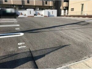 カムパース浄水の駐車場