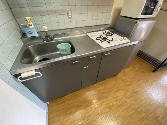 コーポ西縮景園のキッチン|2口ガスコンロのシステムキッチン
