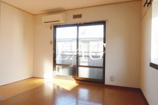 【居間・リビング】 | ラ・ドミール | 洋室のお部屋です。