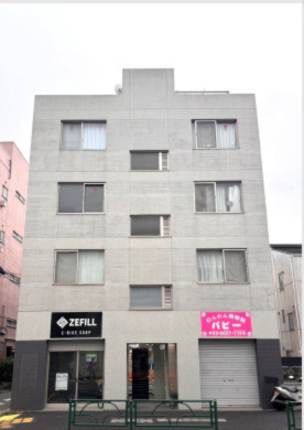 荒川ビルの外観