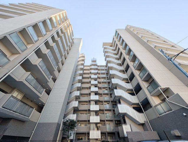 レクセルプラザ河辺の外観|【Urban Residence】◆総戸数137戸の住まい◆
地上11階建のマンション。駅前の利便性を身近に感じながら、家族との日常を楽しめる住環境が広がっています。