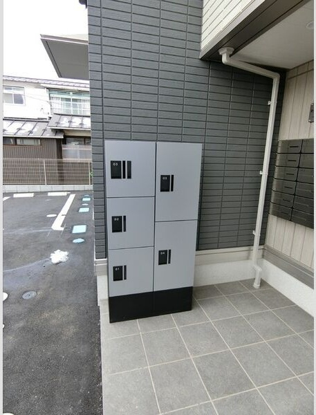 Dーroom銀杏町のエントランス