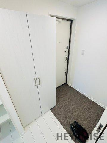メゾンカルムの玄関
