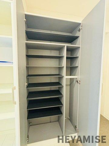 メゾンカルムの玄関