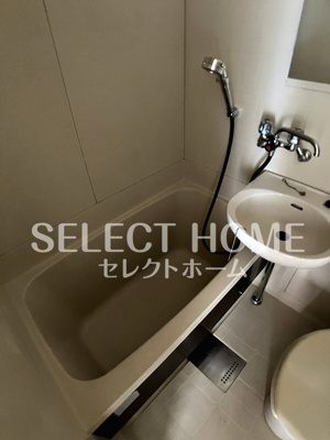 【浴室】 | キャッスル康生 | 落ち着いた空間のお風呂です
